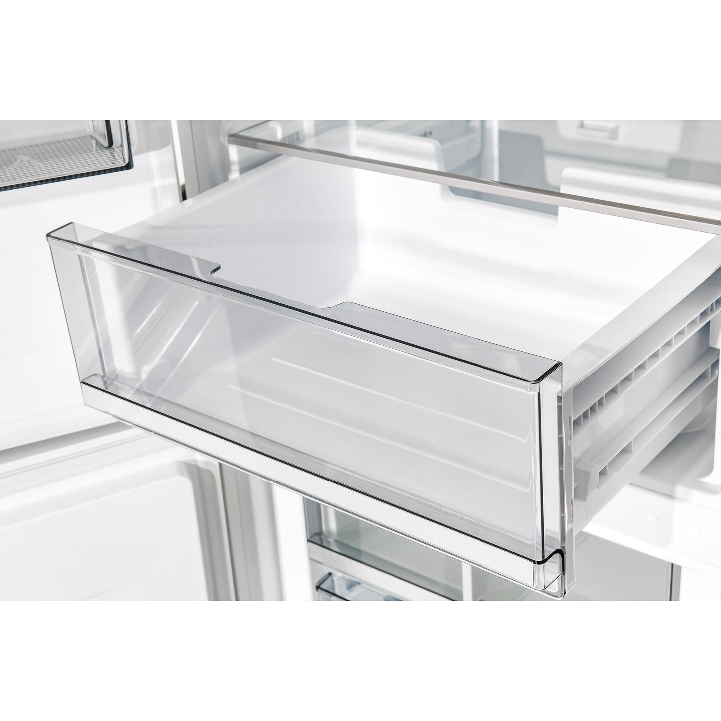 Custodia 24" Bottom Freezer, 10.3 cf., Left Swing, Ice Maker, Total No frost, White, Antique Brass handles - Forno Appliances