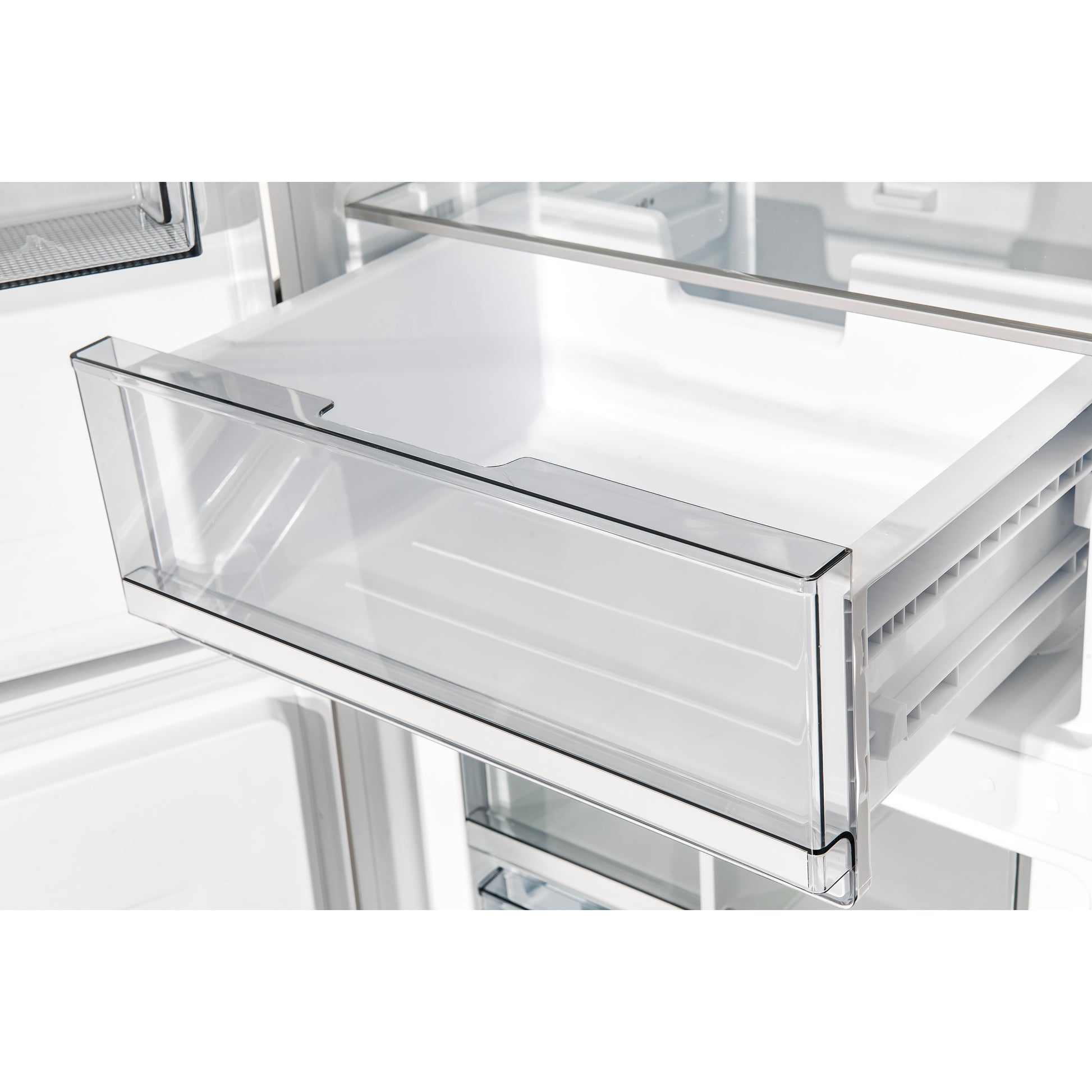 Custodia 24" Bottom Freezer, 10.3 cf., Left Swing, Ice Maker, Total No frost, White, Antique Brass handles - Forno Appliances