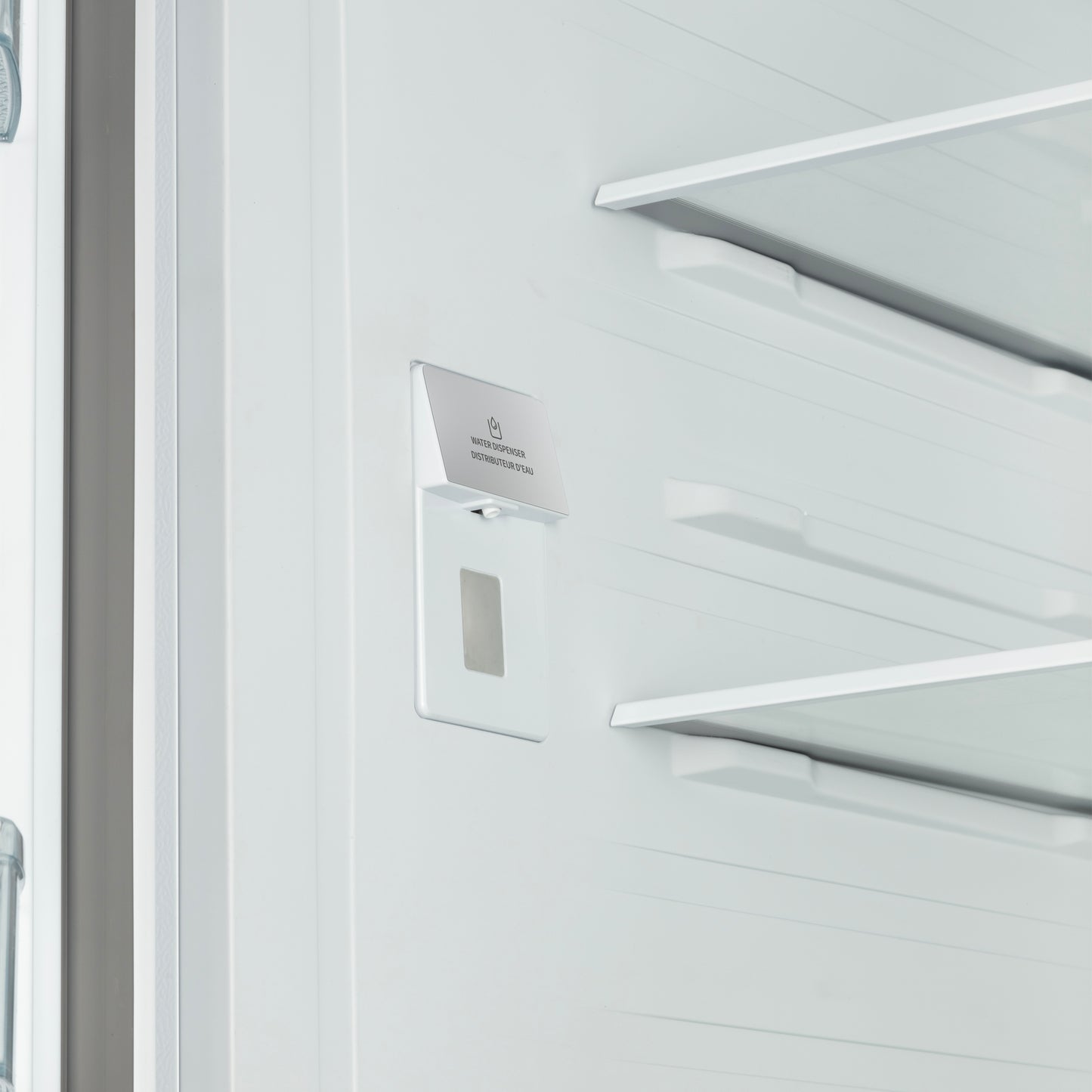 Refrigerador Forno Rivello de 36 pulgadas con puerta francesa en negro con latón antiguo, dispensador de agua interno, hielo filtrado, estantes ajustables, certificación Energy Star